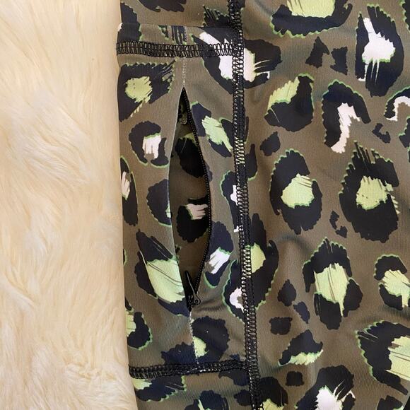 Adrienne Vittadini Leopard Print Ankle Length Activewear Leggings Large NWOT - Picture 4 of 10